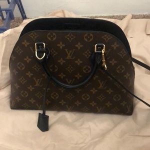 Louis Vuitton cross body bag